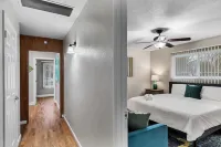 Large 4 Bedroom Home - Pool - Mini Golf - FirePit Hotels near Lane Bryant