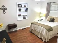 Bison Hall 1, no cleaning fee, 1 block from Harding Hotels near Heritage Inn