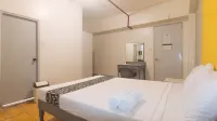 Hotel Madiaas by RedDoorz Hoteles en Jordán