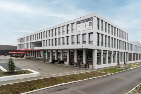 Tailormade Hotel Bab Bachenbülach Отели в г. Zweidlen