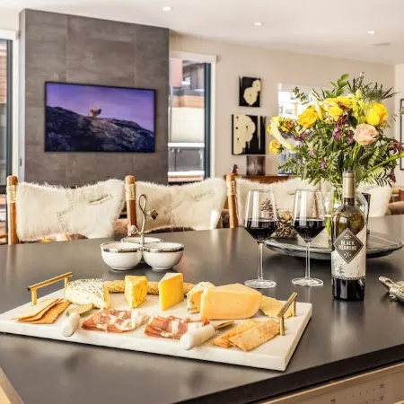 Luxury Ski-in/Ski-Out 4 Bedroom + Office with Westin Resort Amenities