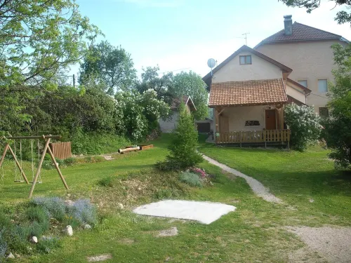 Gite at the heart of the listed site of the 7 lakes and the Cascades of Herisson Le Frasnois 호텔