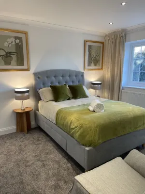 Heathrow lodge