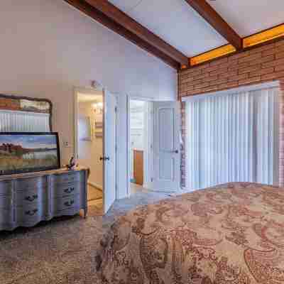 Upgraded lake view Rooms