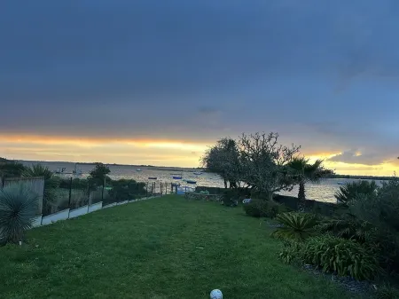 House SEA VIEW PRIVATE beach access