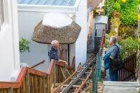 Sea Cottage - Quarterdeck - Spectacular sea views - close to beach, restaurants.
