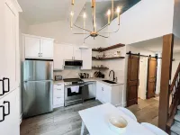 Adventure Awaits: Cozy 2-Bedroom Loft Steps from Ski Lifts and Toby Creek