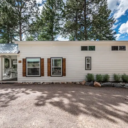 Mountain Living - Breathtaking View of Pikes Peak