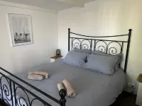 Cottage Close to the Ocean - Bed Linen, Towels and Cleaning Included