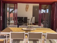 Large villa with private heated pool Отели в г. Ла-Олива