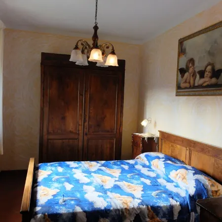 La Cheta - House in the hills with garden, between Lucca and the beaches of Viareggio