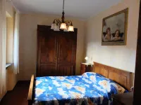 La Cheta - House in the hills with garden, between Lucca and the beaches of Viareggio