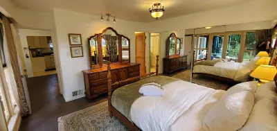 Enjoy in peace and a natural garden during your stay Hotels near Sea To Sky Highway