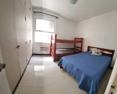 Comfortable apartment with parking, 190 meters from Enseada beach.