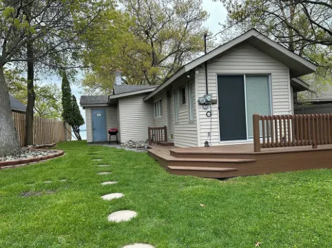 Contactless Check In -- Sand Point Private Lake/Beachfront Cottage