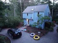 Cape Cod Retreat. Near Beaches and Amazing Pond