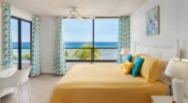 Sunset Beach - Ocean Front with Stunning Sea Views, WI-FI, AC.