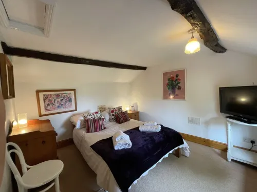 Camp Cottage the perfect  escape and hideaway for a couple and  dogs