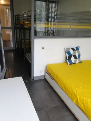 T2 bis apartment with private parking, at the foot of the slopes.
