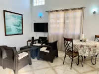 Panoramic view top floor apartment 10mins from Castries and Rodney Bay