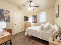 The First Place- Gorgeous 3/2 walk to Square/TWU