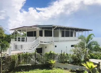 Spacious and stylish 2BR apartment with Sea View Hotels in 