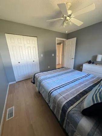 Relaxing lake front home with beautiful view on the lake, sleeps 7.