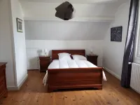 10 bed cottage
