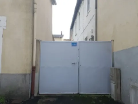 Duplex apartment near TGV station and town center completely renovated Hotels in Laval