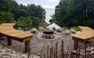 Cottage suite over Lake Erie w  hot tub & beach access  20% discount Nov 16-20 Hotel dekat The Stork Club - Big Band Museum and Hall of Fame