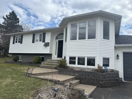 Beautiful and peaceful house all inclusive near Airport in Dieppe, New Brunswick Hotels in Dieppe