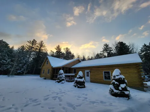 4b2b true Log retreat in the heart of the Whites