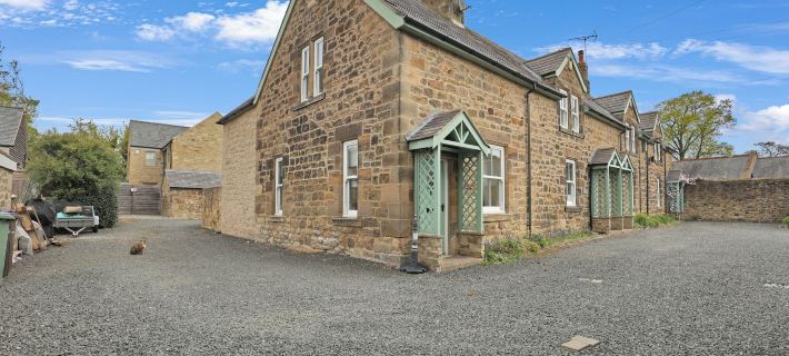 Oak Cottage - North East Escapes Hotels in Alnwick