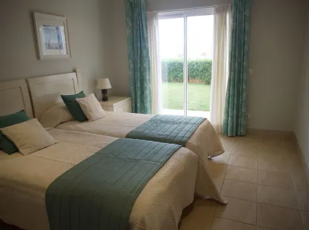 Stunning 3 Bedroom Townhouse, near the pool, located in the views, Salema