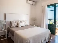 Luxury villa, swimming pool, sea views, A/C, BBQ, WIFI, Hotels in Conil