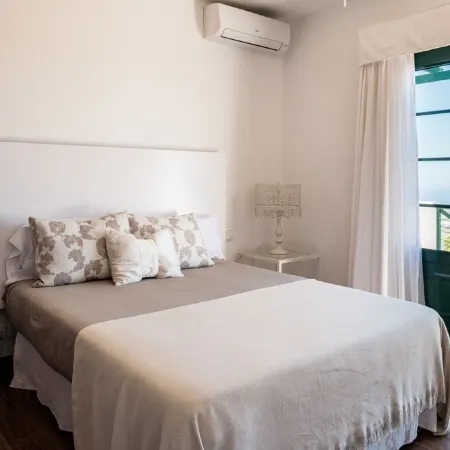 Luxury villa, swimming pool, sea views, A/C, BBQ, WIFI,