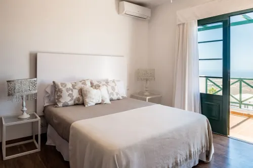 Luxury villa, swimming pool, sea views, A/C, BBQ, WIFI,