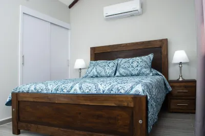 CASA CALI - SLEEPS UP TO 16 GUESTS Hotels in 