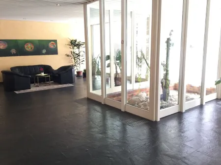 2-room, internet, 3 beds, mountain view and garage