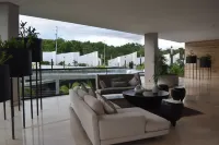 Beautiful Beach front Condo with pool and Espectacular ocean views