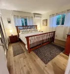 Spacious 3 Bed, 2 Bath Winter escape, near beach, includes car