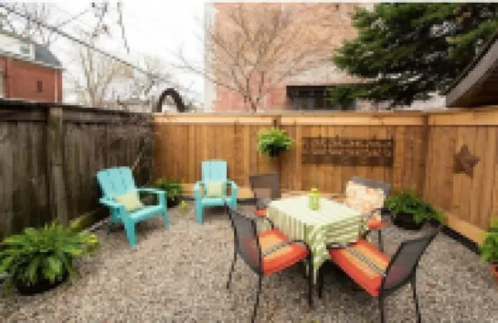 Historic Apartment Downtown Kingston