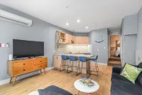 Cosy Central City ApartmentLocated in a Heritage Building