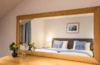 Quality 4 star self catering accommodation in Ullapool  with panoramic views. Hotels in Ullapool