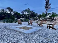 Hill Country Modern Cottage - 5 minutes to the boat ramps