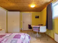 Idyllic Swedish house with lake view and 350 m private shoreline Ξενοδοχεία στην πόλη Sunne