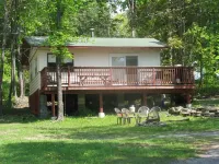Birch Cottage at Shiloh Cottages - Fenelon Falls Hotels near Kinmount Model Railway and Kinmount Heritage Museum