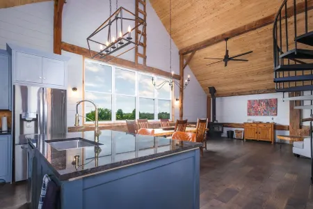 33 Vines Winery & Vineyard Отели в г. Леннокс энд Аддингтон Каунти