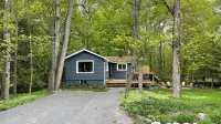 Northern Cottage with Hot Tub, Trent Lakes