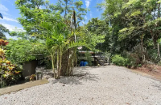 Treehouse Hideaway in Tamarindo Jungle with Pool & Open-Air Living Room